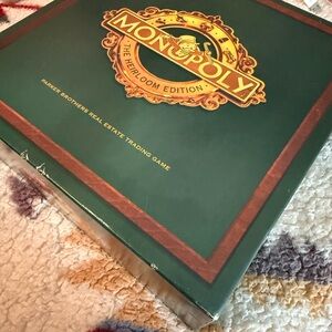 Monopoly Heirloom Edition Board Game - Green
